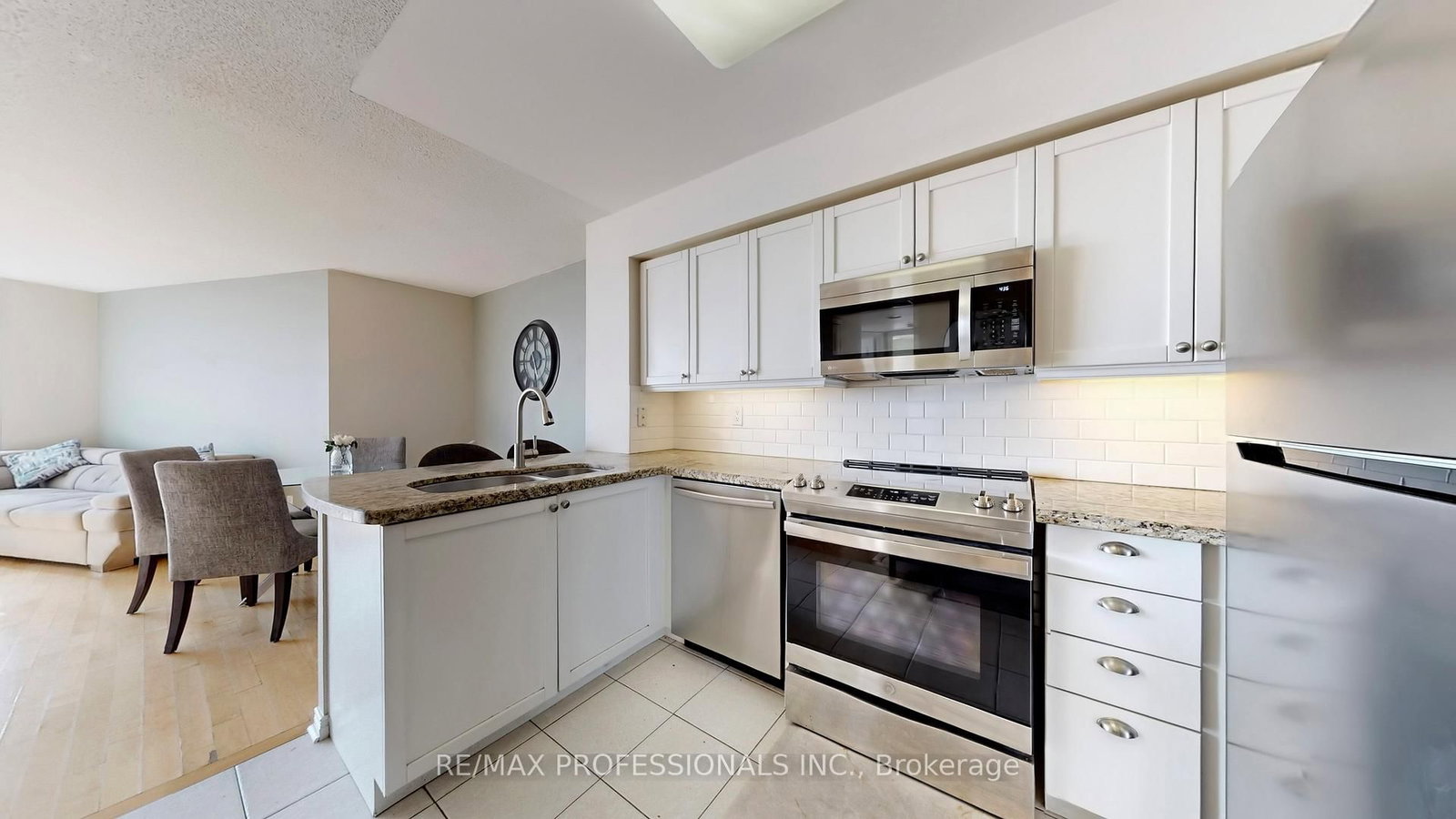 30 Harrison Garden Boulevard, Unit 2705 - Photo 2