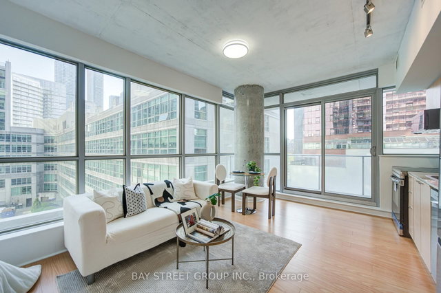 403 - 375 King Street W