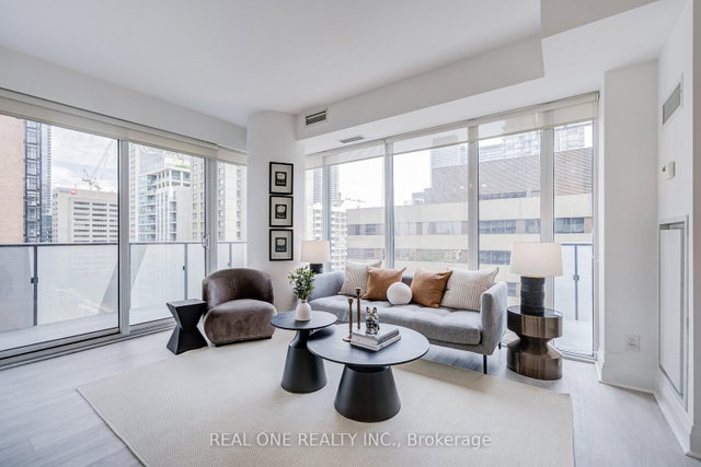 1510 - 1080 Bay Street