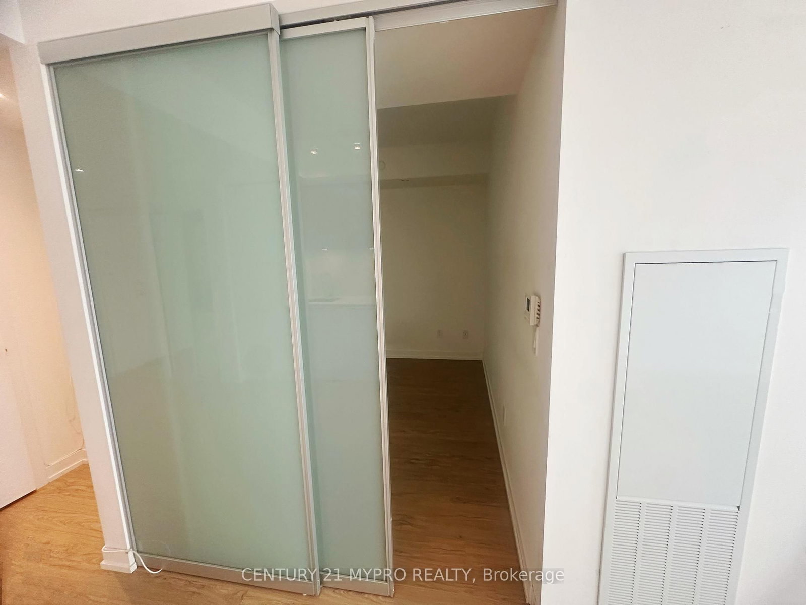 85 Wood Street, Unit 1501 - Photo 8