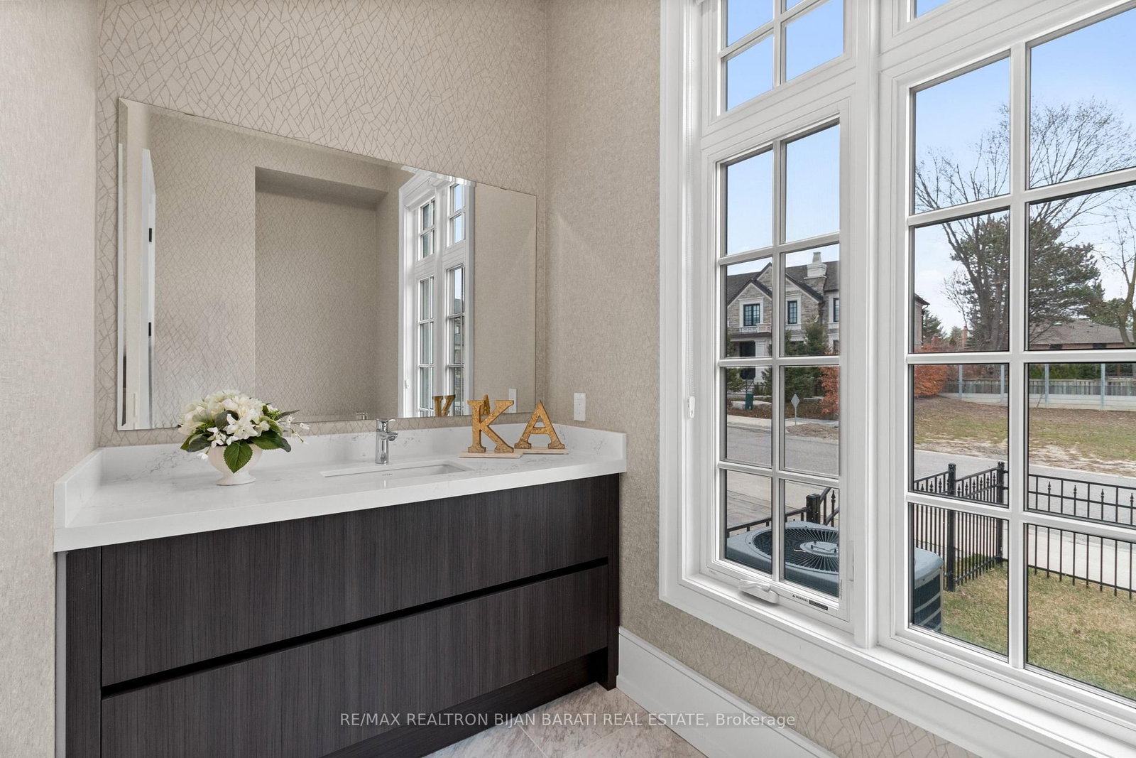 29 Ballyconnor Court • Toronto, ON photo 23