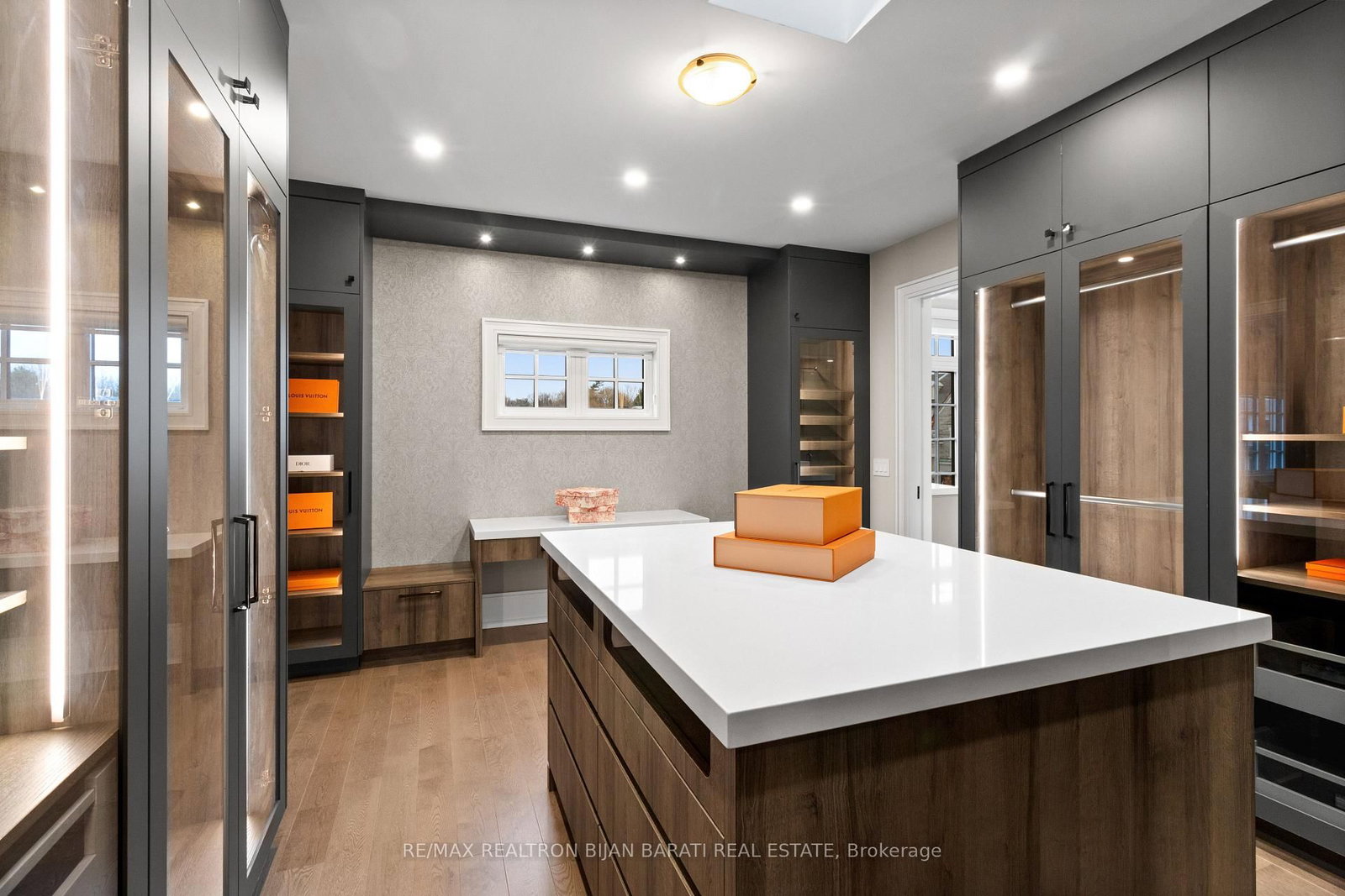 29 Ballyconnor Court • Toronto, ON photo 27