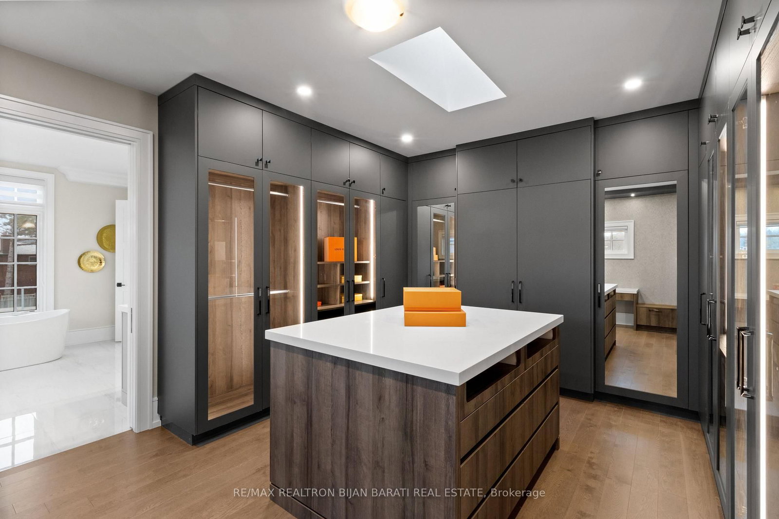 29 Ballyconnor Court • Toronto, ON photo 28