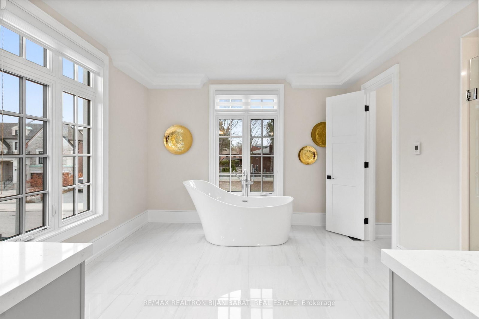 29 Ballyconnor Court • Toronto, ON photo 29