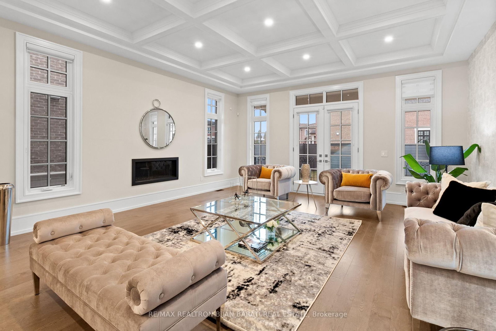 29 Ballyconnor Court • Toronto, ON photo 8