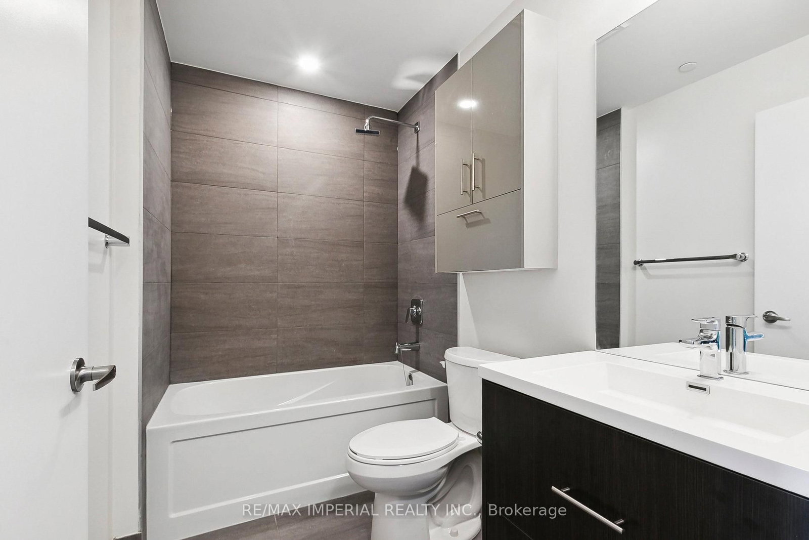 188 Fairview Mall Drive, Unit 722 - Photo 15