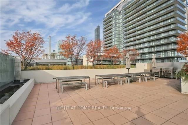 111 Elizabeth Street, Unit 821 - Photo 3