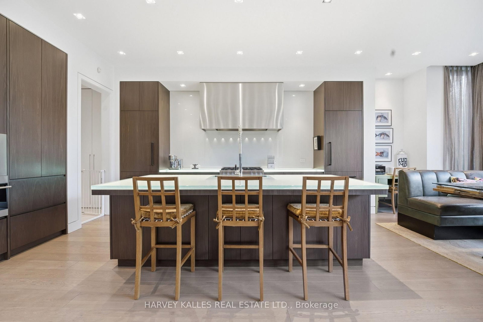 43 Hillholm Road • Toronto, ON photo 10