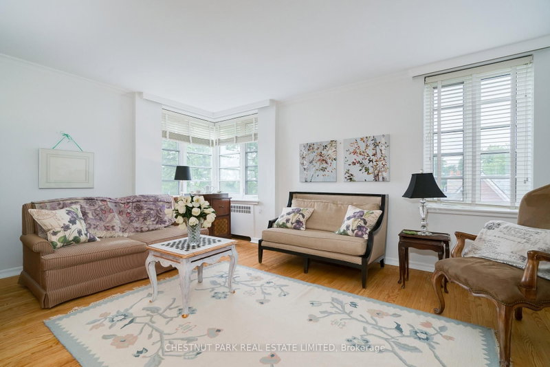 403 - 707 Eglinton Avenue W
