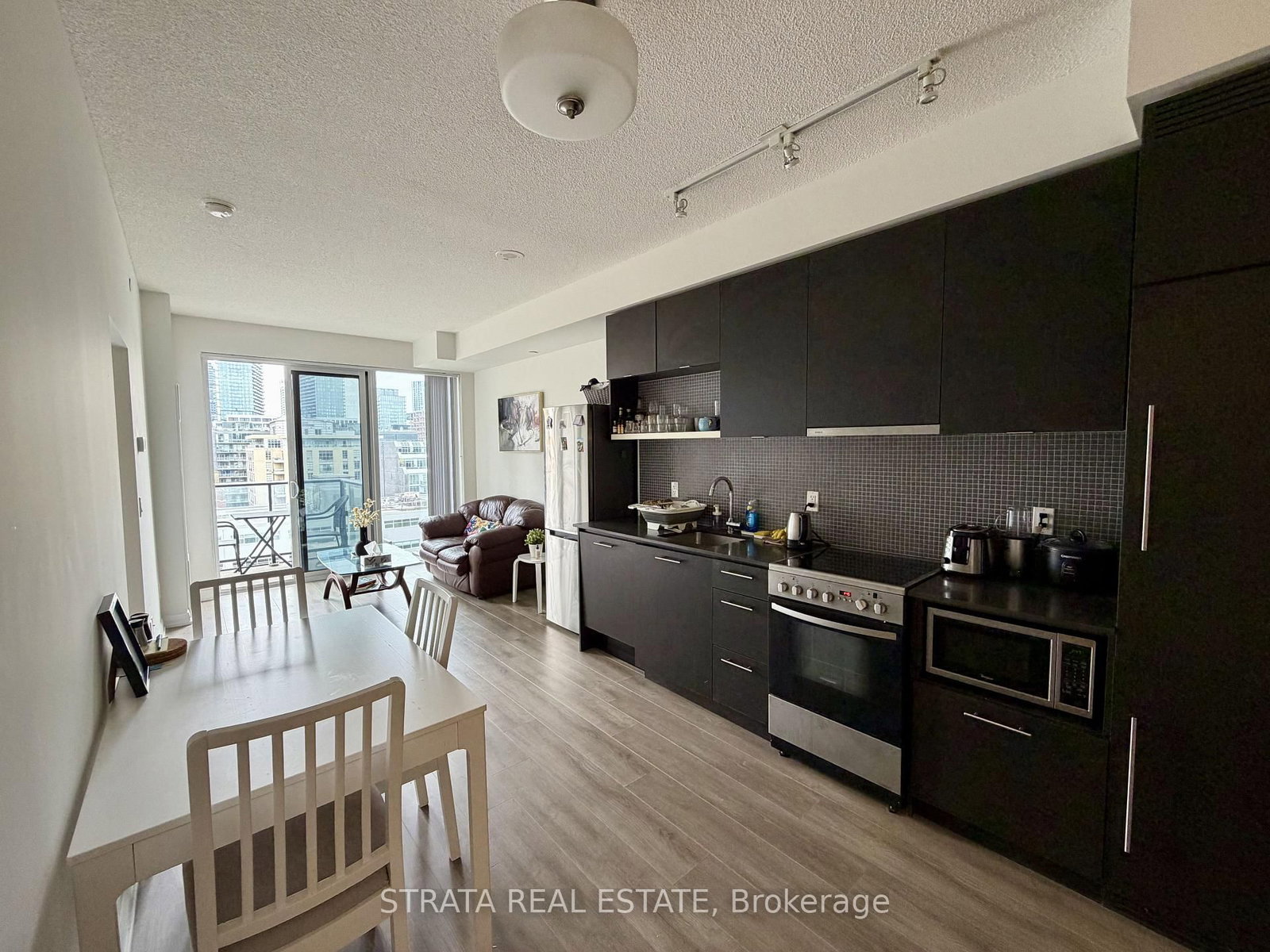 435 Richmond Street W, Unit 1006