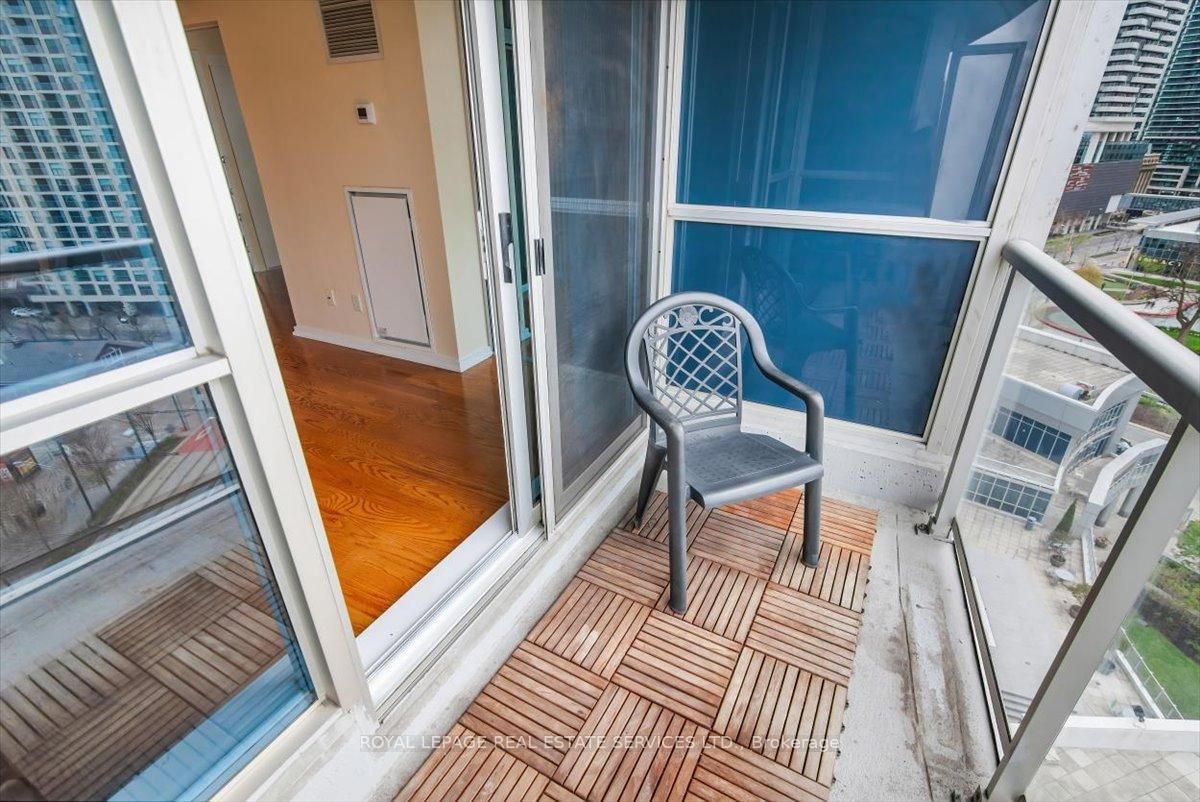 208 Queens Quay W, Unit 1104 - Photo 31