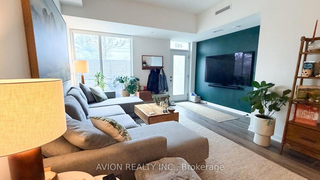 105 - 492 Eglinton Avenue E