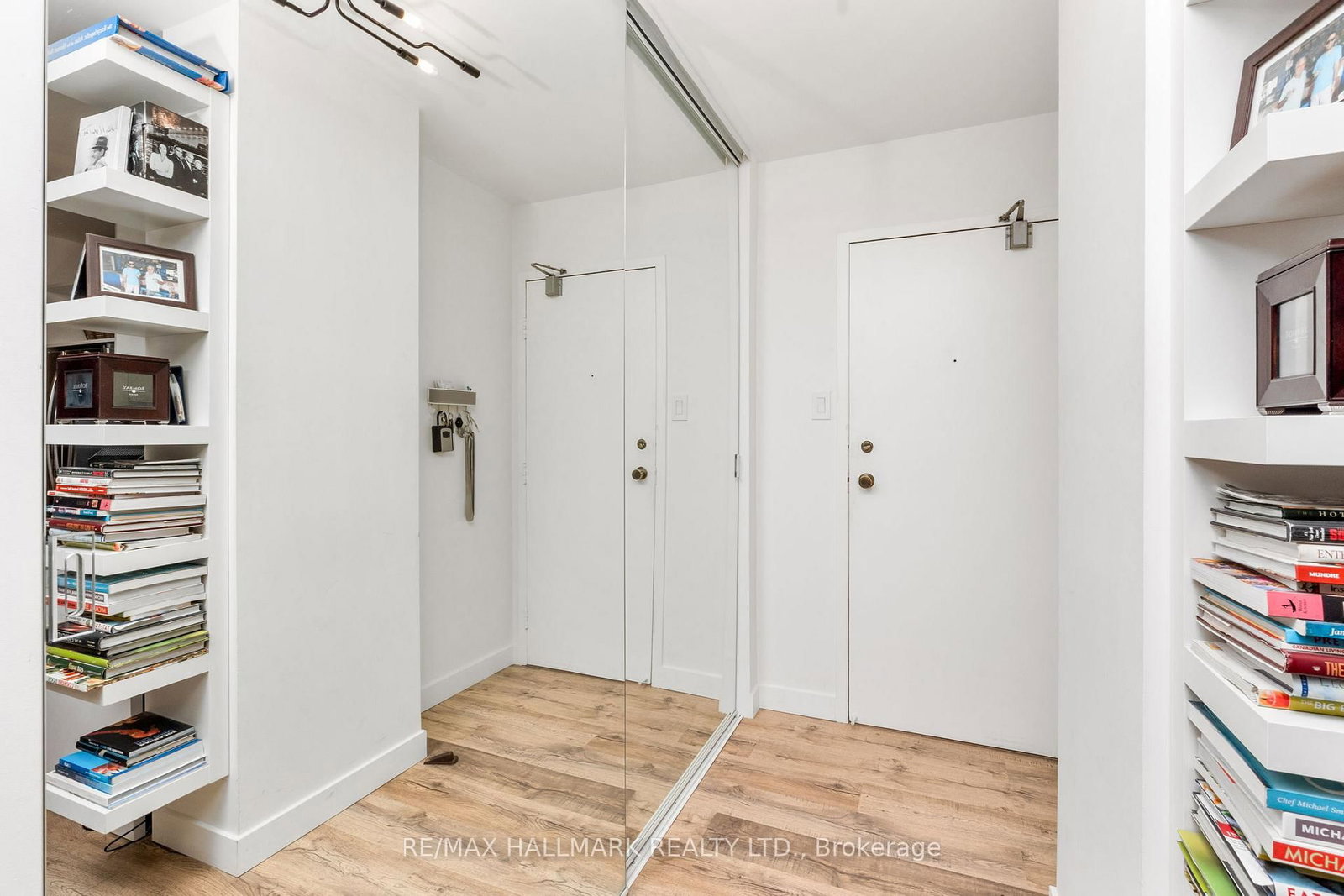 212 St George Street, Unit 203 - Photo 4