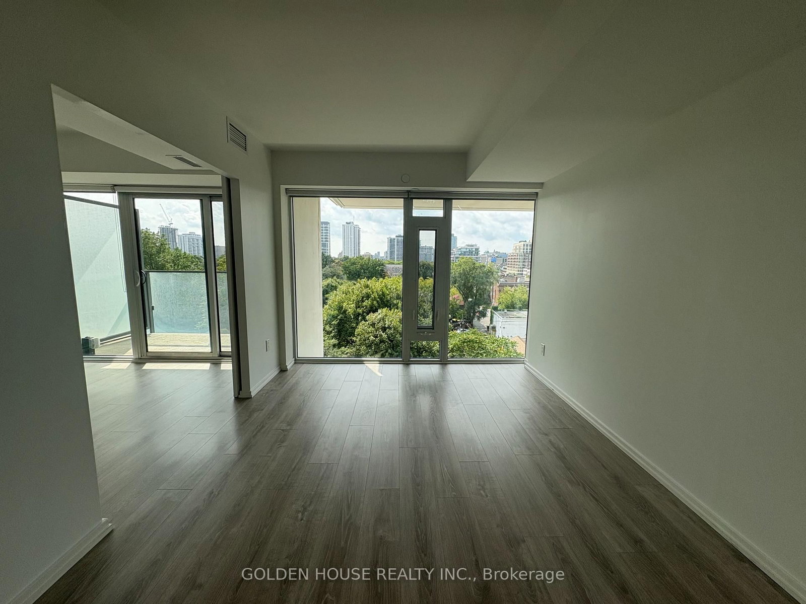 8 Hillsdale Avenue E, Unit 735 - Photo 9