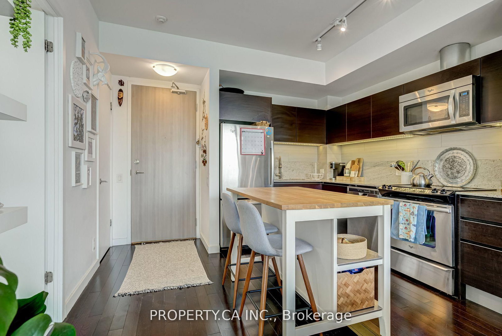 390 Cherry Street, Unit 2703 - Photo 2