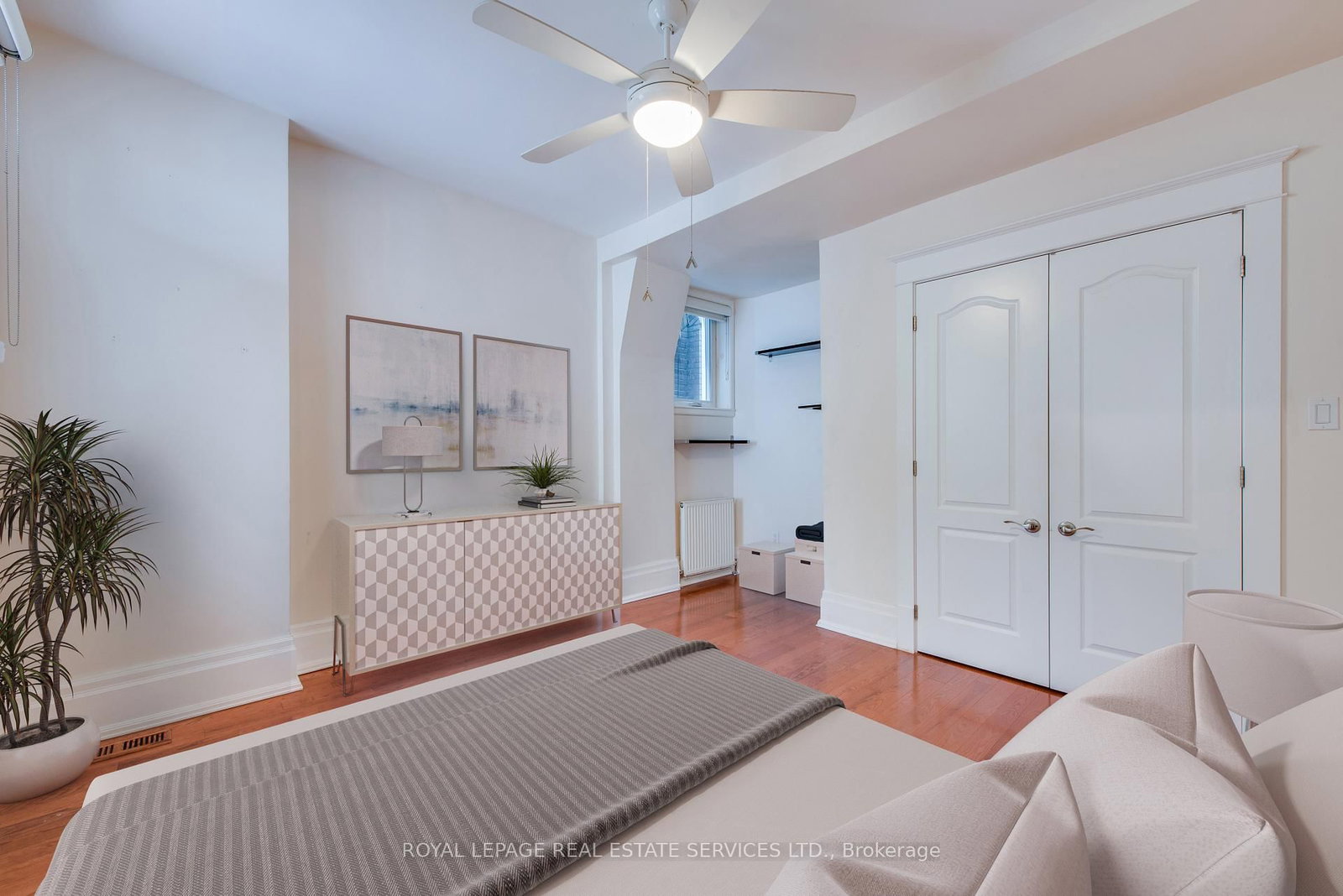 18 Shorncliffe Avenue • Toronto, ON photo 11