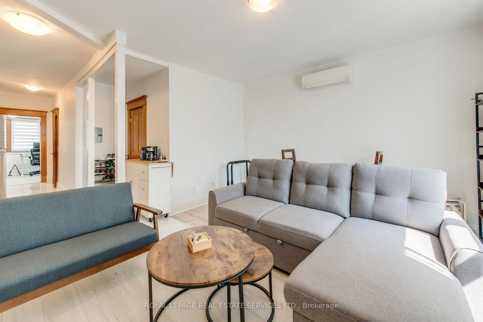 18 Shorncliffe Avenue • Toronto, ON photo 16