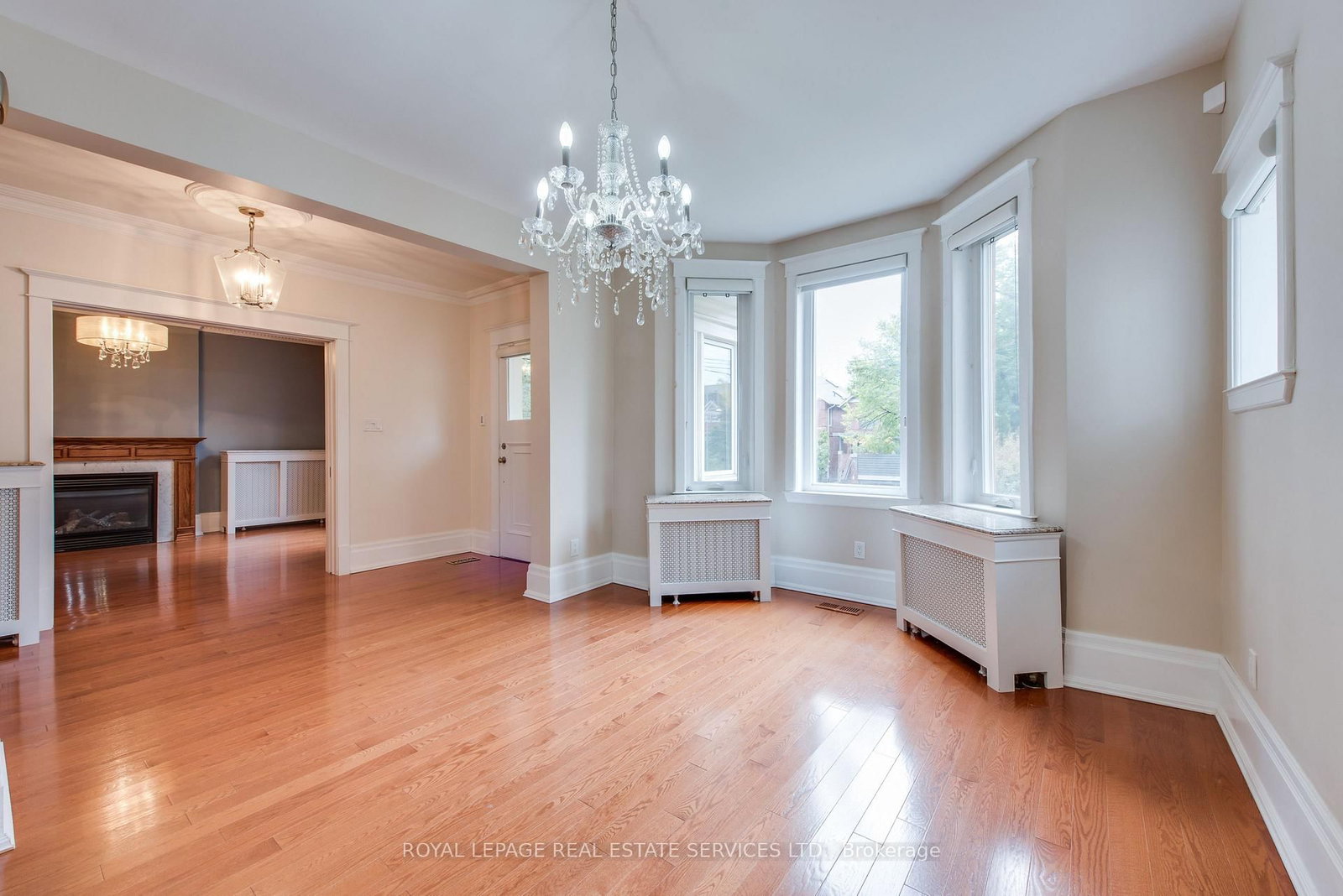 18 Shorncliffe Avenue • Toronto, ON photo 8