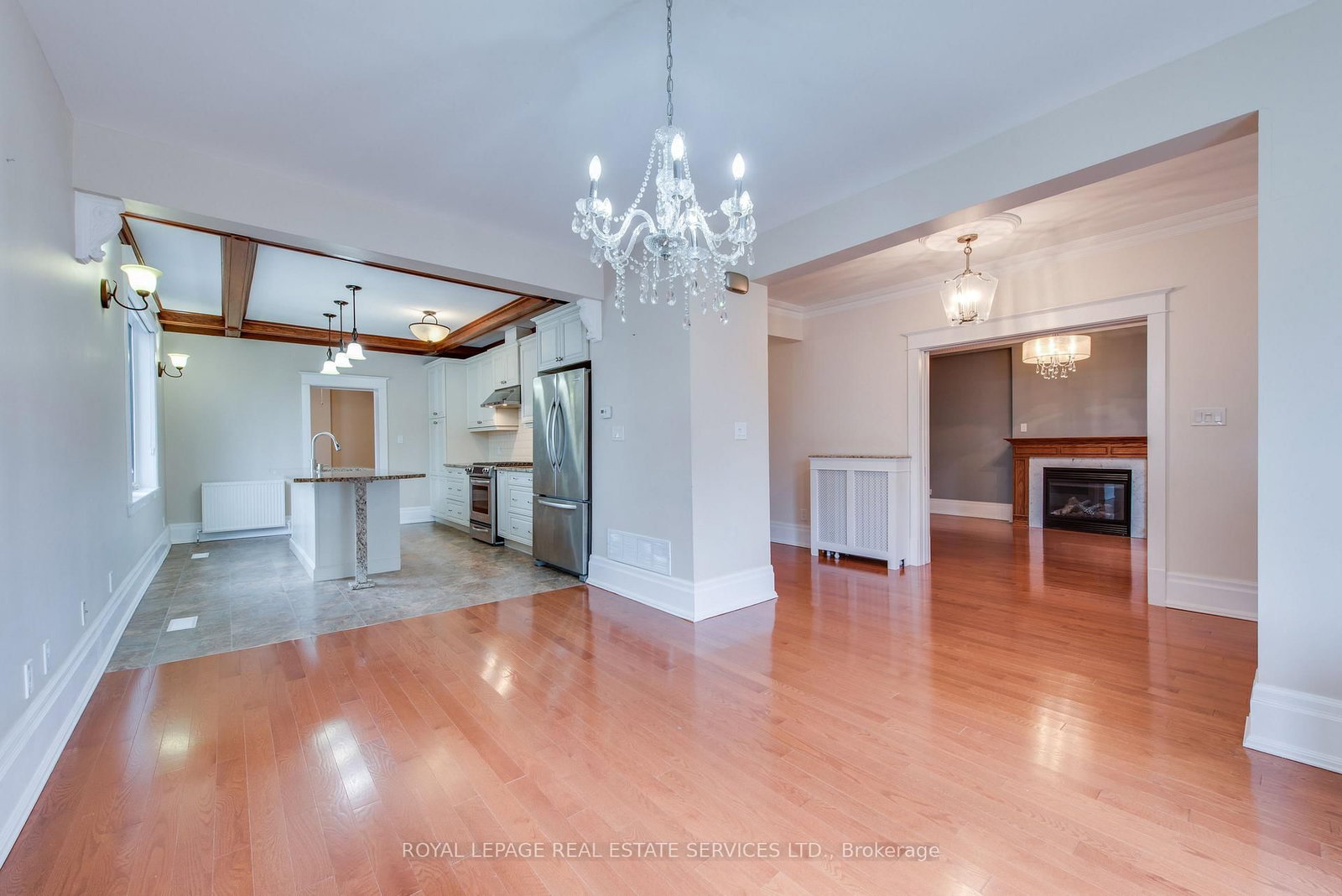 18 Shorncliffe Avenue • Toronto, ON photo 9