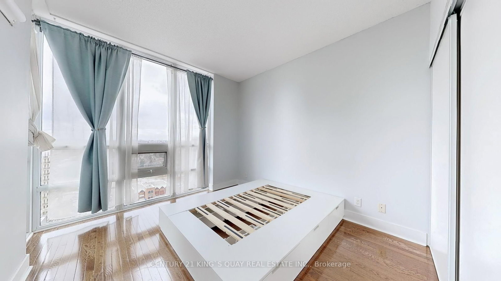26 Norton Avenue, Unit Ph 11 - Photo 24