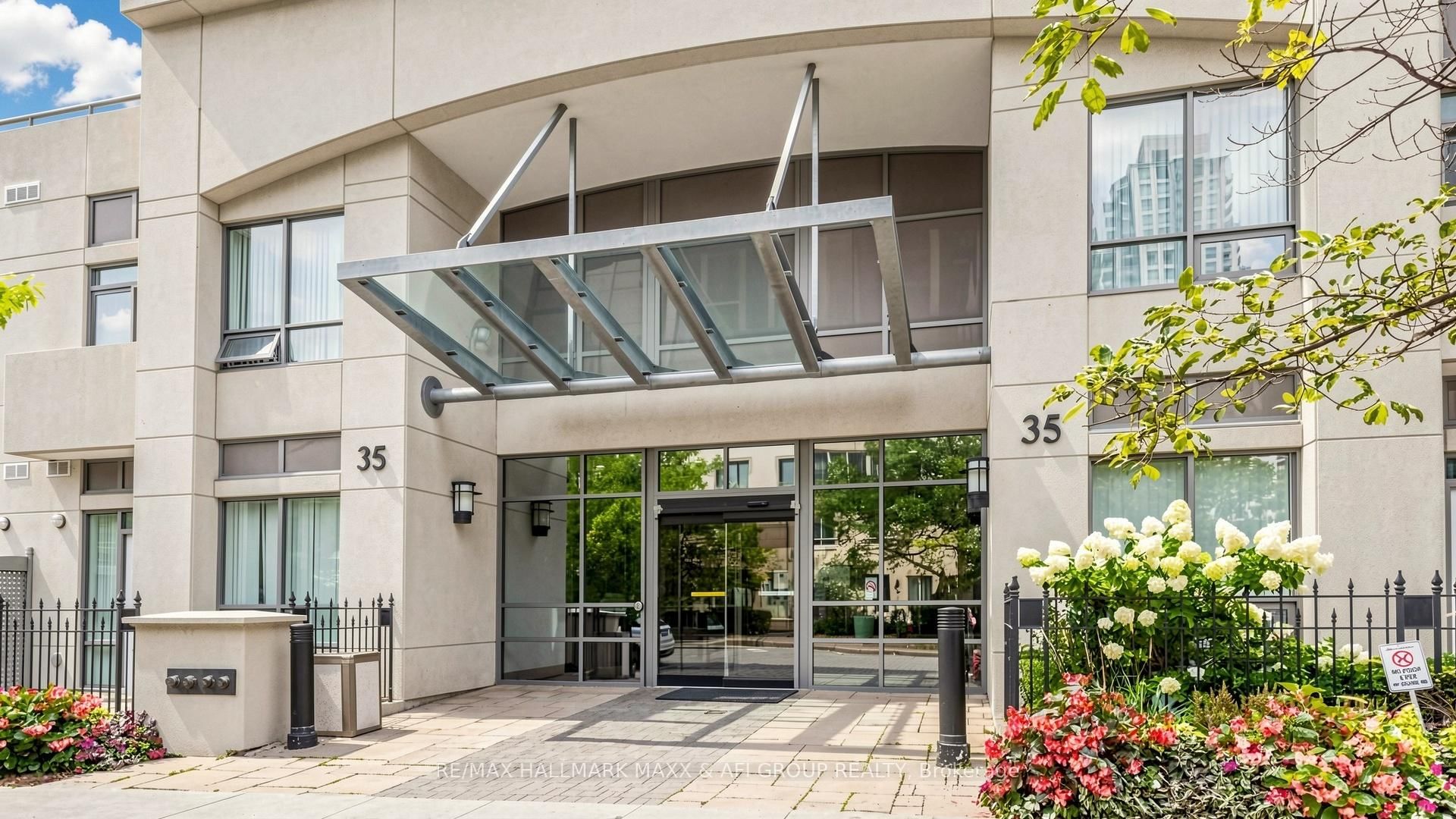 35 Hollywood Avenue, Unit 1122