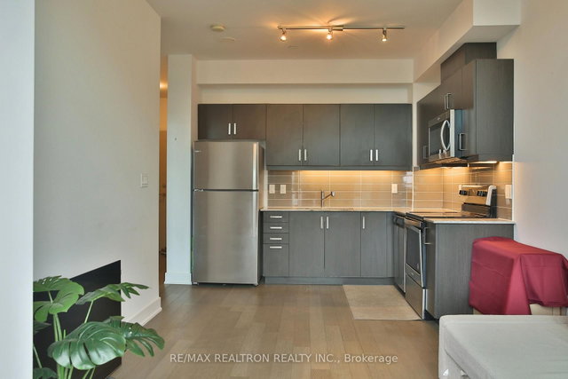303 - 1486 Bathurst Street