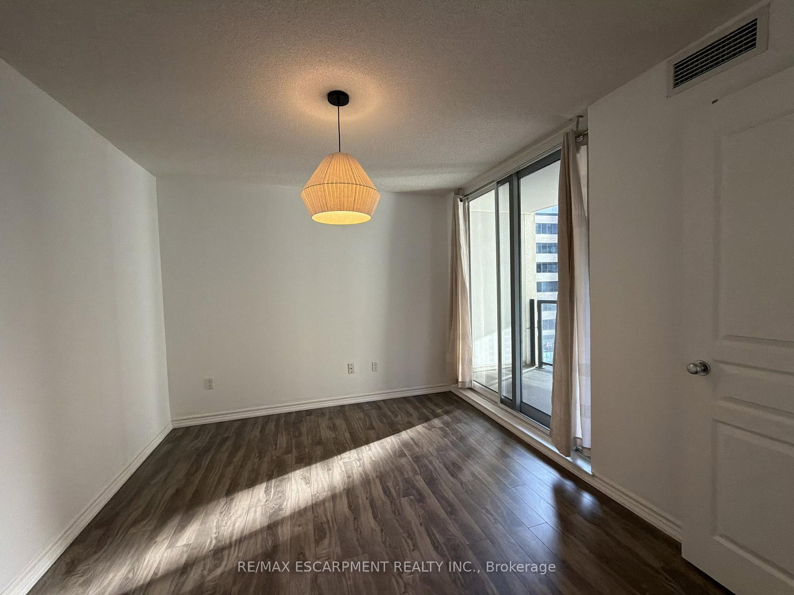 801 Bay Street, Unit 709 - Photo 8
