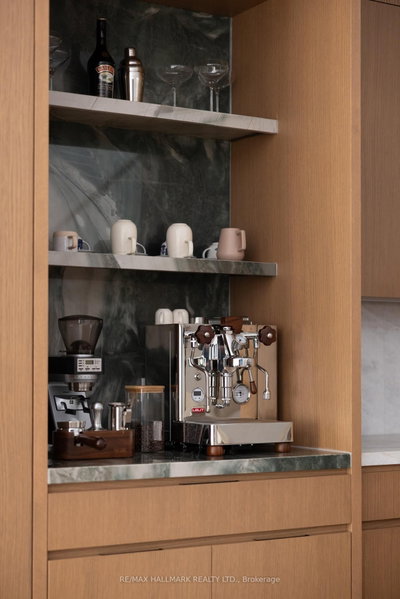 18 Foxley Street • Toronto, ON