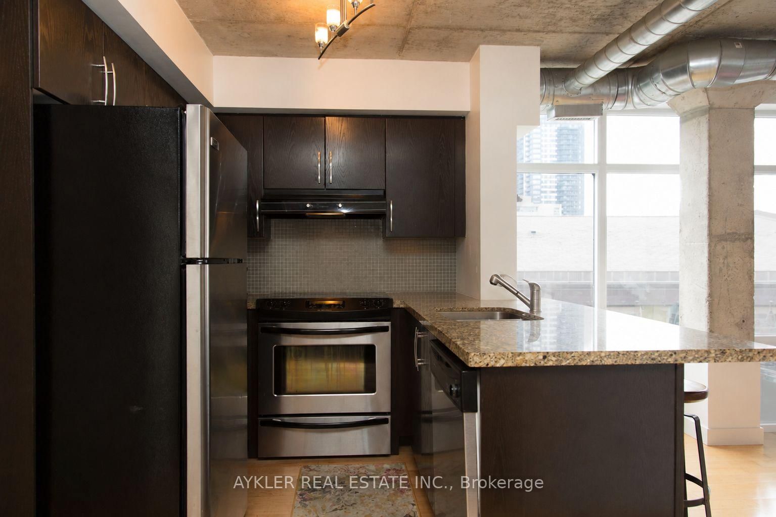 10 Wellesley Place, Unit 502 - Photo 3