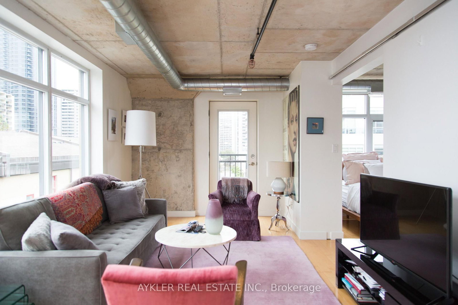 10 Wellesley Place, Unit 502 - Photo 6