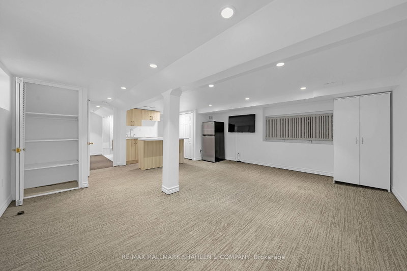 home for lease on Bsmnt-146 Cranbrooke Avenue