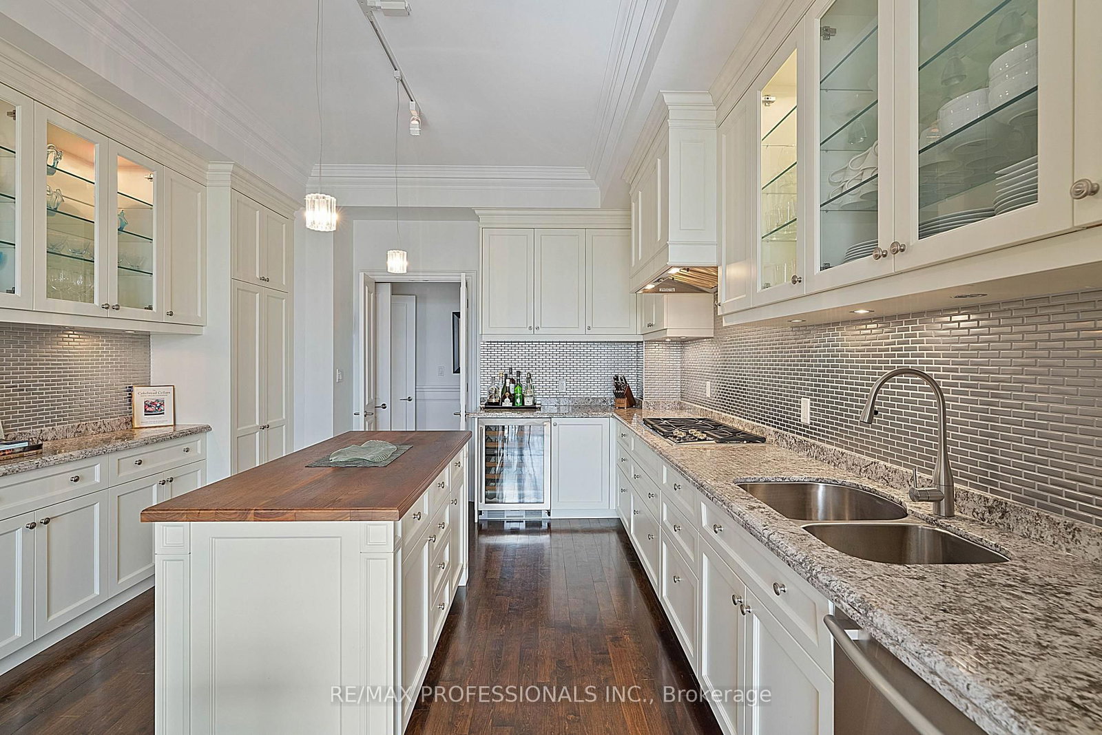 99 Avenue Road • #SUBPH3 • Toronto, ON photo 21