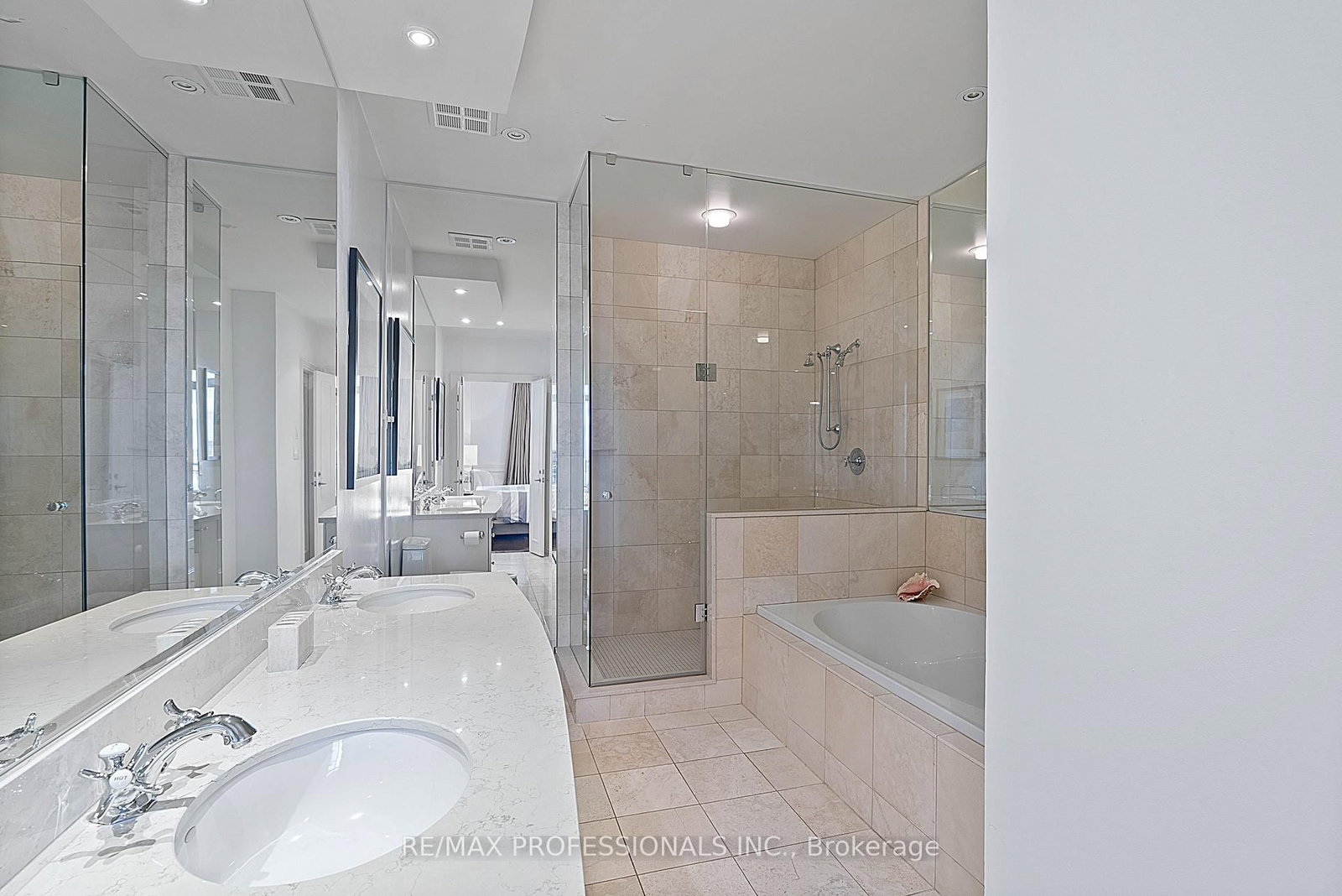 99 Avenue Road • #SUBPH3 • Toronto, ON photo 31