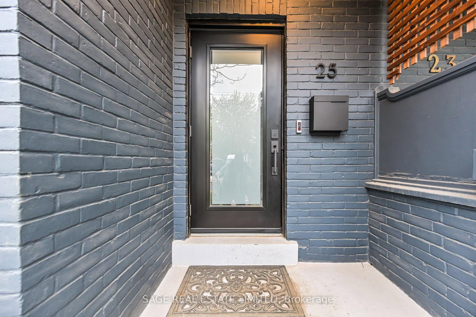 25 Palmerston Avenue, Unit Main - Photo 2