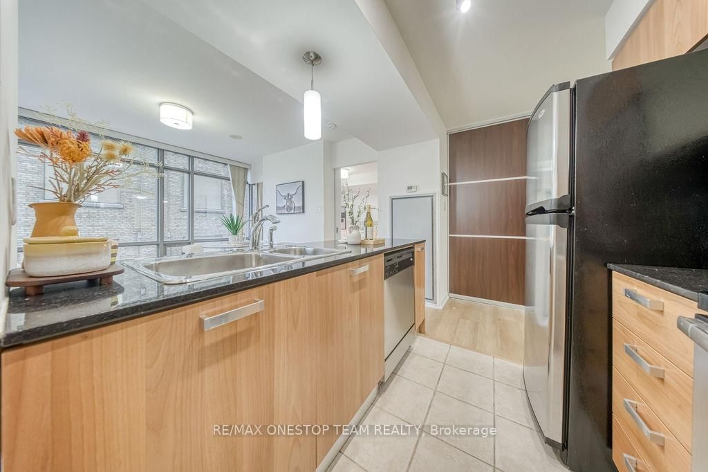 38 Grenville Street, Unit 508 - Photo 10