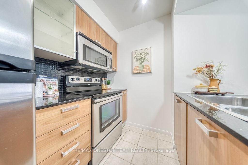 38 Grenville Street, Unit 508 - Photo 9