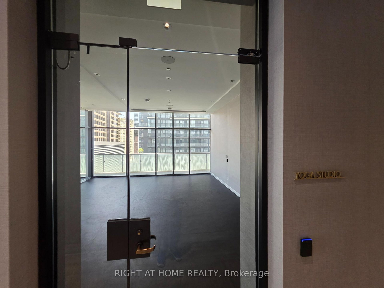 50 Charles Street E, Unit 3405 - Photo 28
