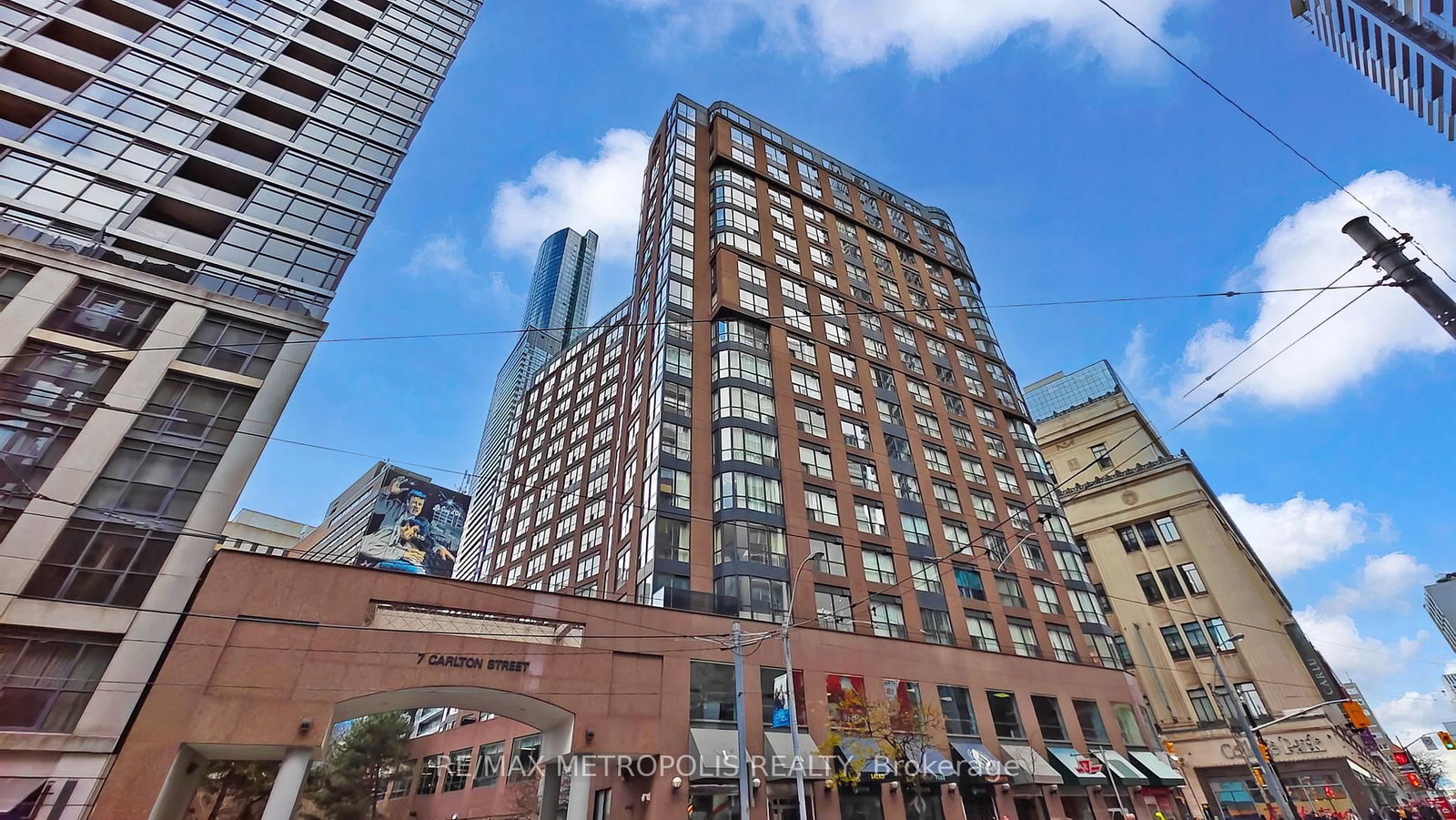 7 Carlton Street, Unit 311