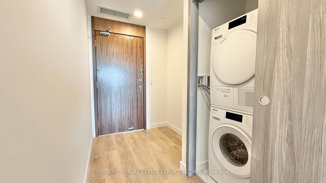1606 - 18 Esther Shiner Boulevard
