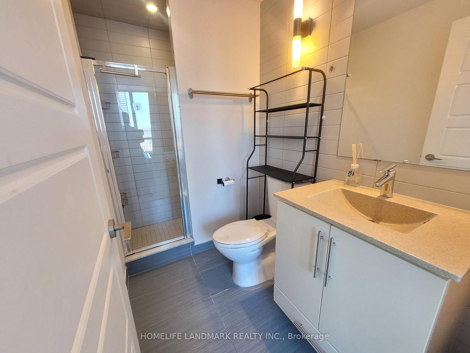 28 Linden Street, Unit 502 - Photo 22