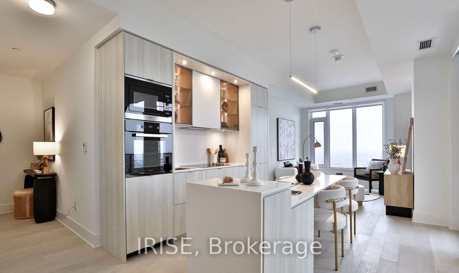 11 Yorkville Avenue, Unit 5702