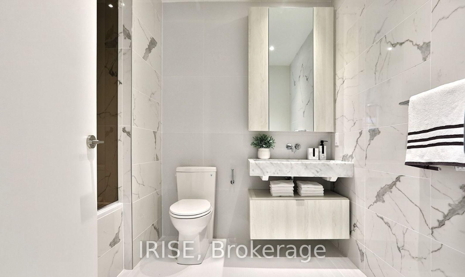 11 Yorkville Avenue, Unit 5702 - Photo 8