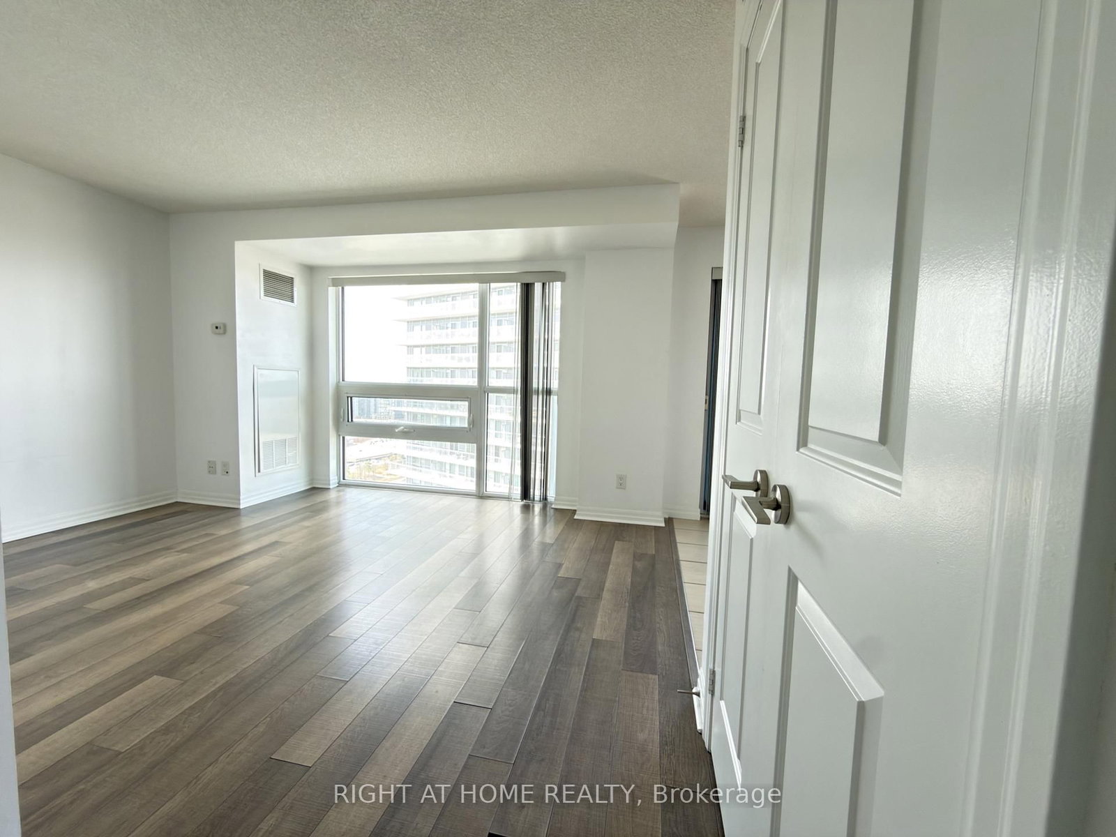 275 Yorkland Road, Unit 2803 - Photo 8