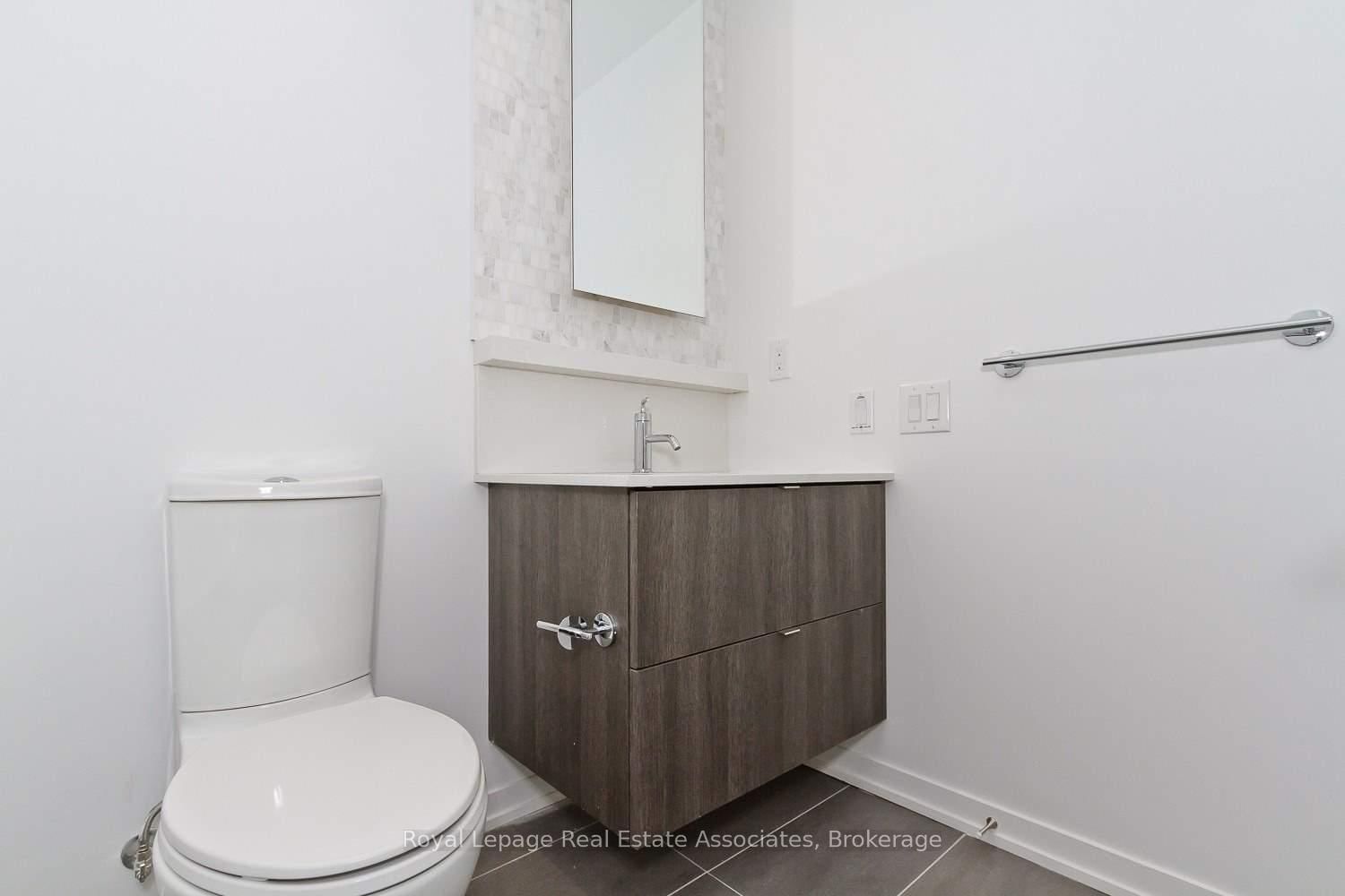 138 St Helens Avenue, Unit Ph1 - Photo 22