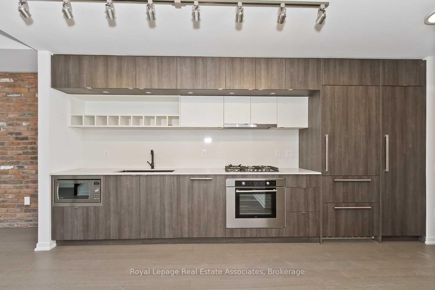 138 St Helens Avenue, Unit Ph1 - Photo 6