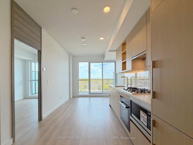 909 - 68 Esther Shiner Boulevard