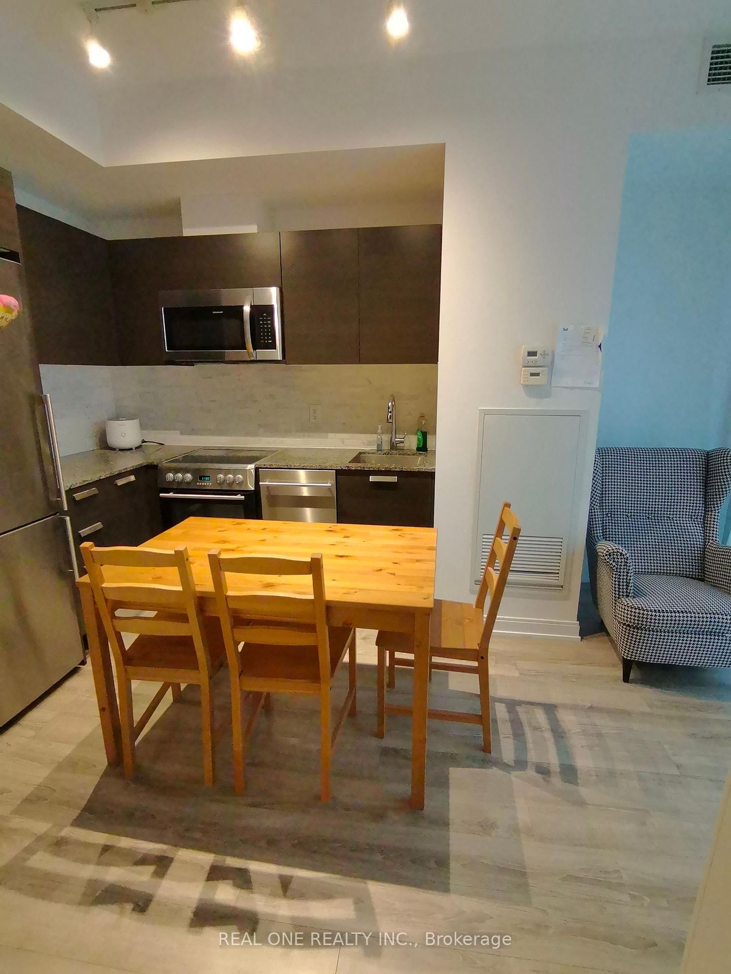 42 Charles Street E, Unit 803 - Photo 5