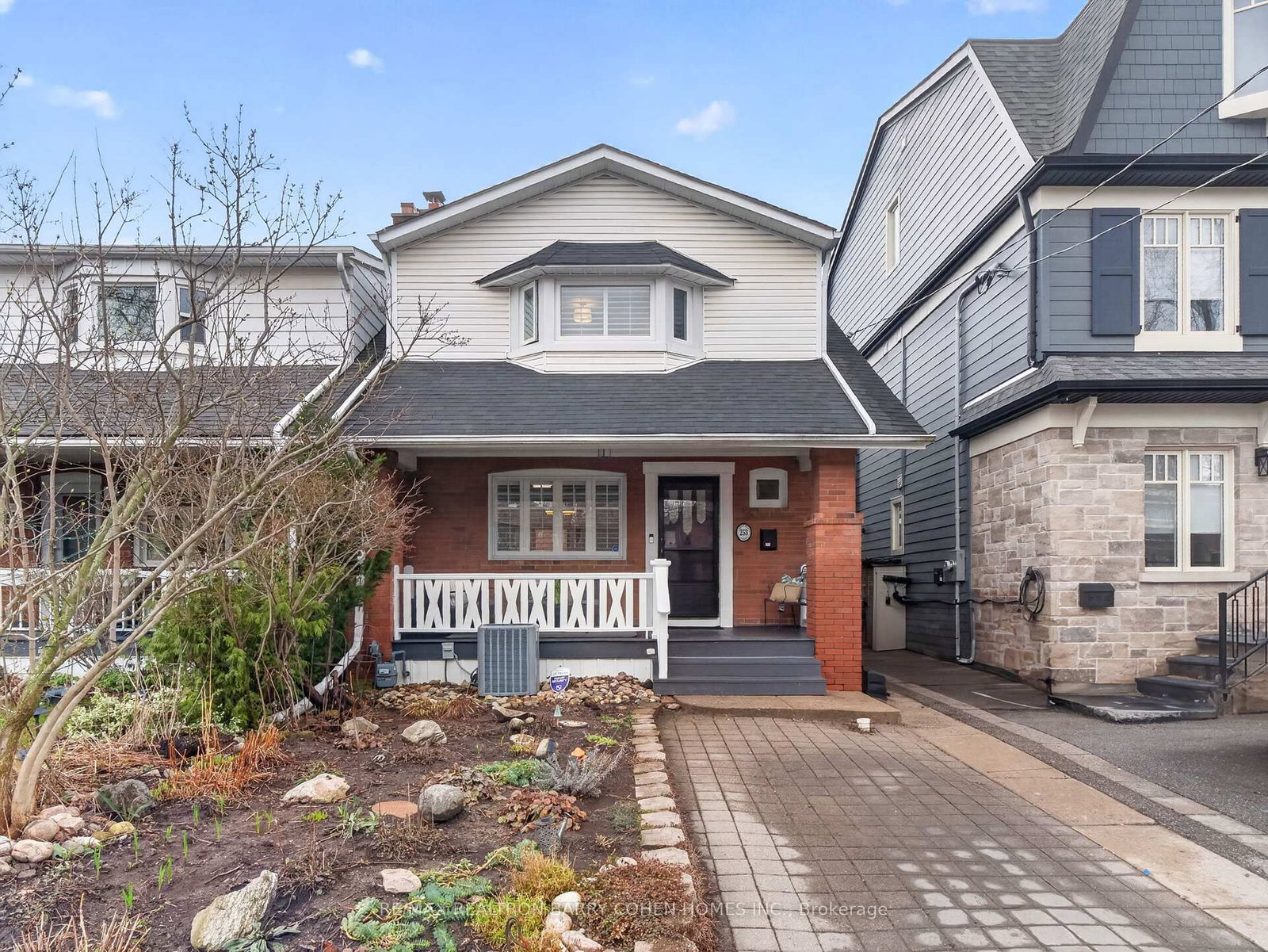 Detached House for sale at 253 Briar Hill Avenue, Toronto, Ontario, M4R 1J3 - Yonge-Eglinton - MLS: C13148376