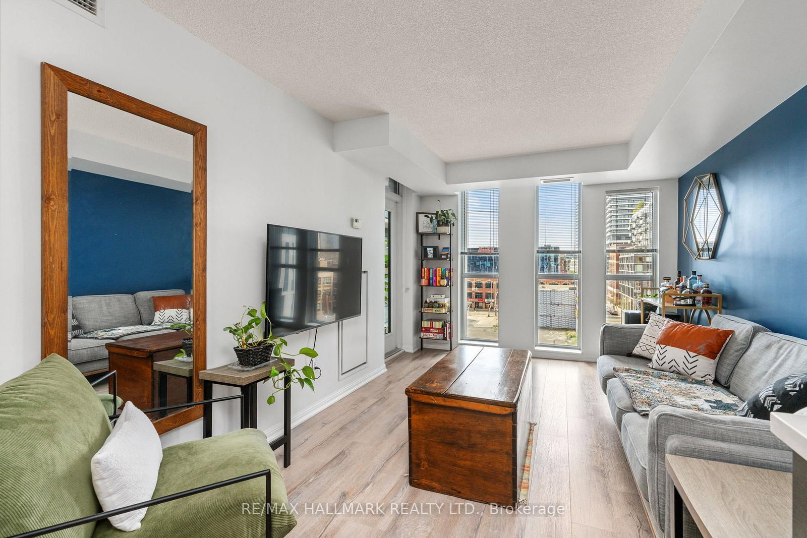 400 Adelaide Street E, Unit 819 - Photo 5
