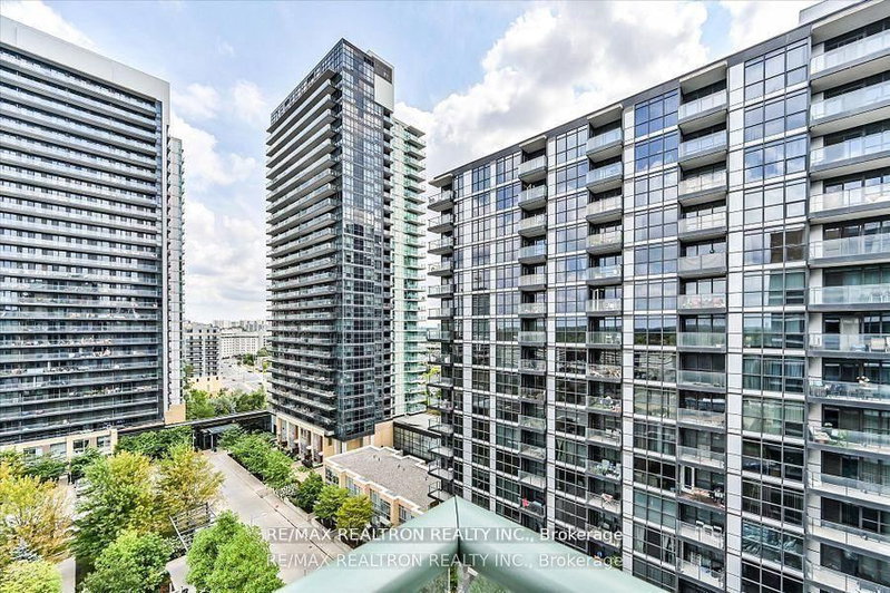 1110 - 15 Singer Court